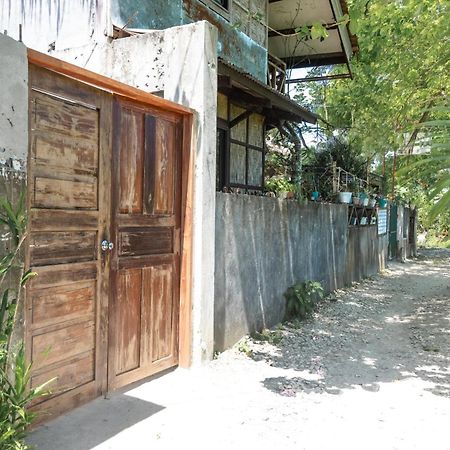 Gratitude Inn جنرال لونا المظهر الخارجي الصورة