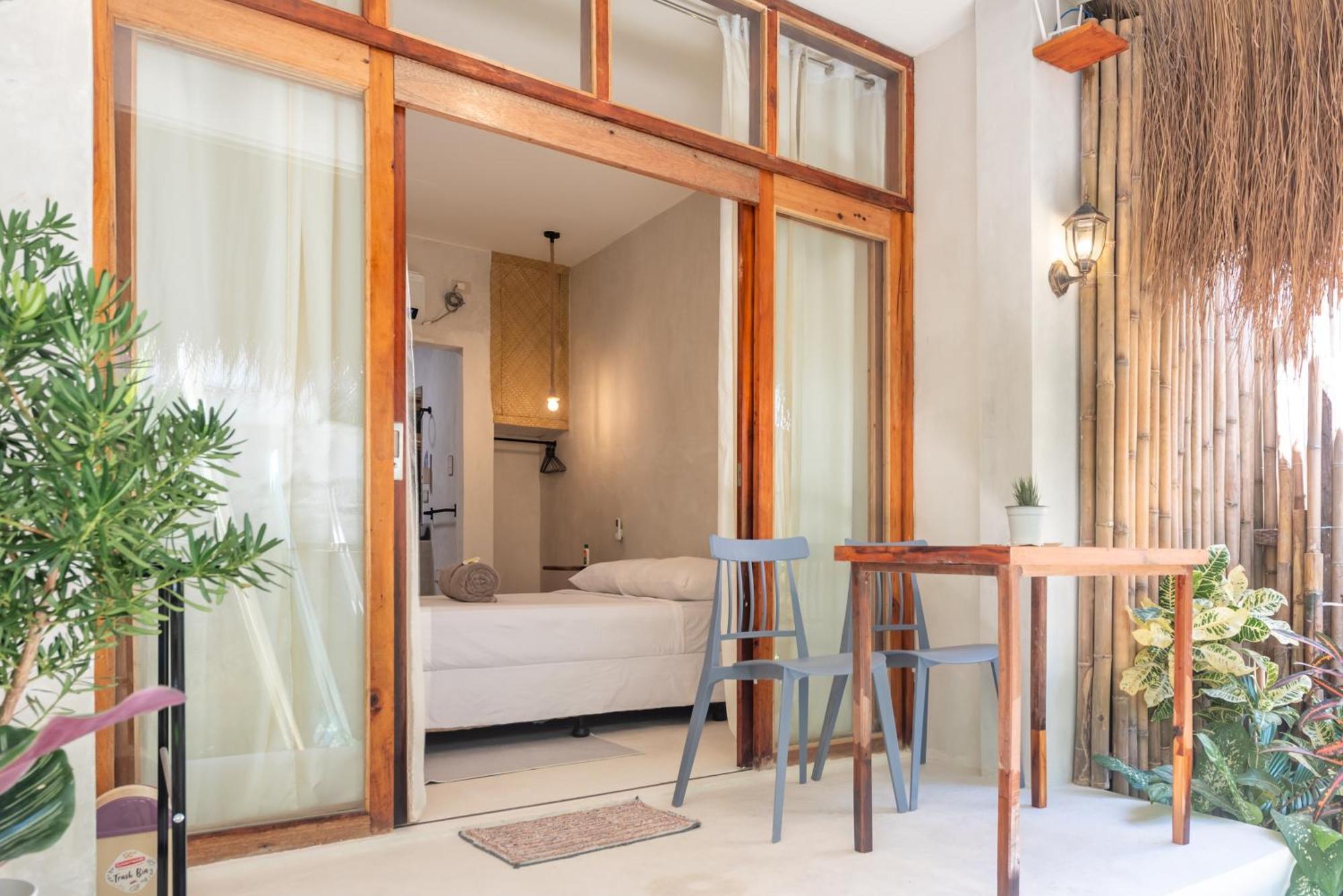 Gratitude Inn جنرال لونا المظهر الخارجي الصورة